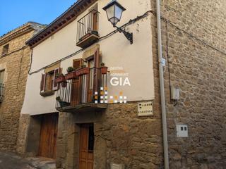Casa a Carrer església 21. Casa en venda a ossó de sió