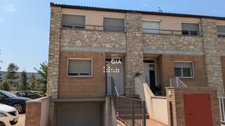 Casa adossada a Carrer d'urgell 1. Casa adossada en venda a agramunt
