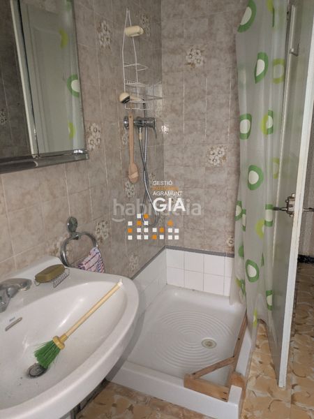 Foto 0ae94e03-dfb3-4f07-b4a9-64891a117e6b. Piso en carrer del canal 6 pis en venda a en Agramunt