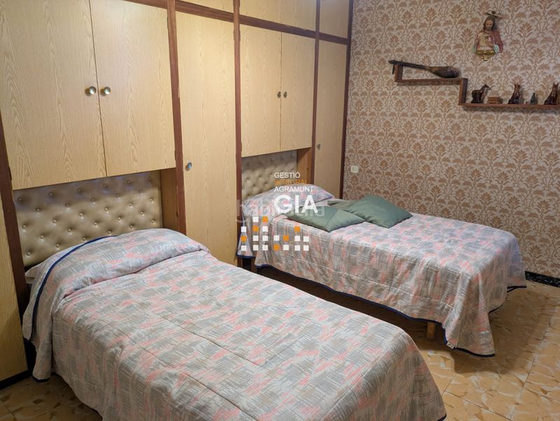 Foto b73c1a5c-4ed4-44b1-a6a8-e5fd8d57178f. Piso en carrer del canal 6 pis en venda a en Agramunt
