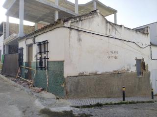 Casa a Puente Genil. Vivienda para reformar en puente genil