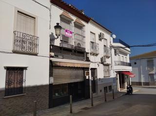 Edifici a Casariche. Edificio en venta, ideal para inversor