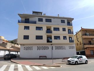 Local Comercial a Calle rocío 2. Local comercial en edificio de nueva promoción en cobatillas. mu