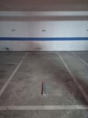 Rent Car parking in Huerta de la Reina - Trassierra. Garaje en zona tablero!