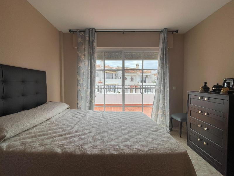 Foto 31f35f20-6e08-45f9-83cd-34c6da5b2616. Maison jumelée avec parking piscine dans Lo Cea Rincón de la Victoria