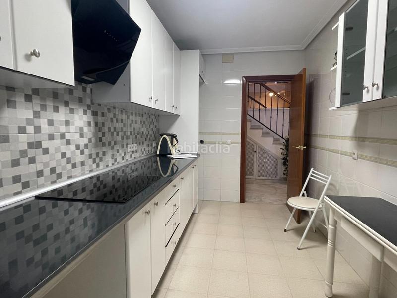 Foto ad6cd0e1-9e1f-4acb-bec1-6c00af1809f0. Maison jumelée avec parking piscine dans Lo Cea Rincón de la Victoria