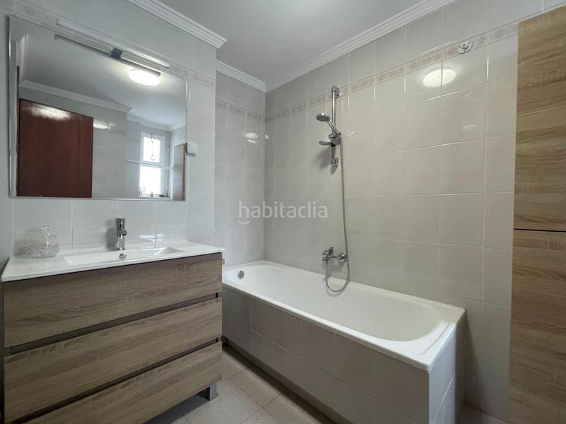 Foto ba7f33f6-167a-472e-be8d-b86f5e12577d. Maison jumelée avec parking piscine dans Lo Cea Rincón de la Victoria