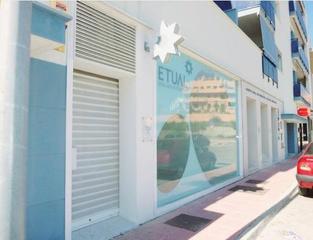 Local commercial à Paseo Marítimo de Levante. Local en venta en el centro de torre del mar