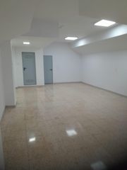 Local Comercial a Viñuela - Rescatado. Local comercial diáfano