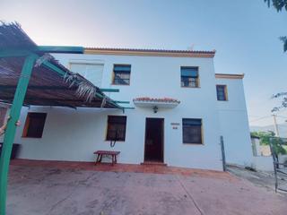 Towny house in Comares. Fantástica casa en venta en comares!!