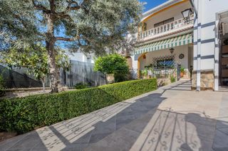 Casa adossada a El Brillante -El Naranjo - El Tablero