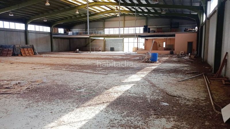 Foto 425bc549-2d59-4302-bbf6-b5589b42217f. Nau industrial a Jumilla