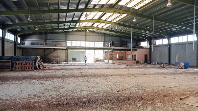 Foto da04f619-1593-48b5-9b57-4141050dc17b. Nau industrial a Jumilla
