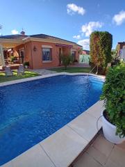 Casa a El Higuerón. Venta de parcela 1500 m2 con dos casas y piscina