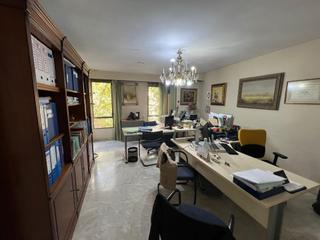 Office space in Sta. Marina - San Andrés - San Pablo - San Lorenzo. Oficina en venta de grande dimensiones