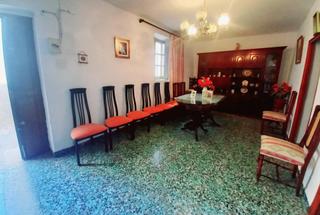 Xalet a Canillas de Aceituno. Gran chalet en venta en  canillas de aceituno