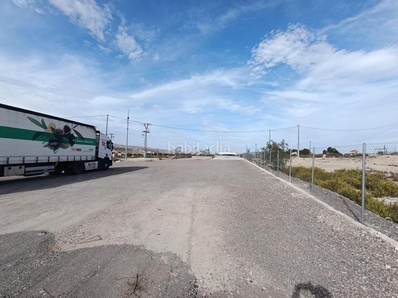 Foto bdfcd60a-d408-4d14-8320-2b6da2e9fdf4. Gewerbliches grundstück in Albudeite