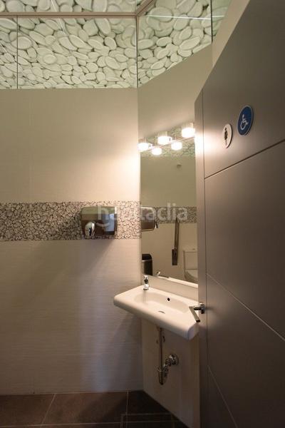 Foto 25bfc6ac-ab61-4096-b7e8-efe5981d0496. Local commercial dans Los Guindos - Parque Mediterráneo - Santa Paula Málaga