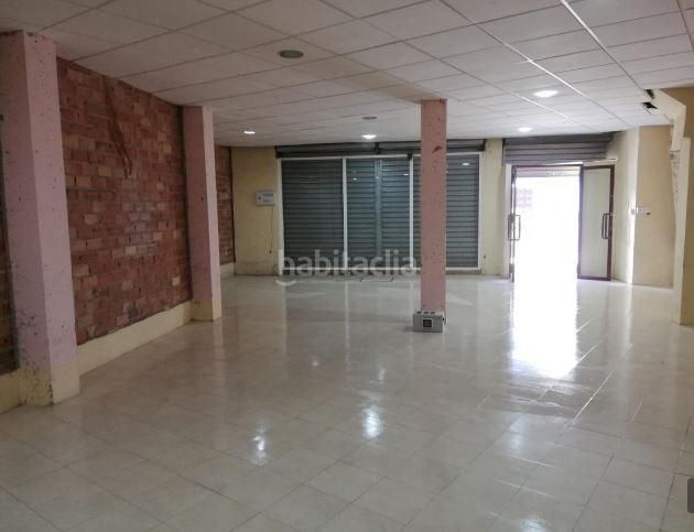 Foto 3b06f47d-718c-4b17-8273-636b75fa81d0. Local comercial a Centro Bormujos