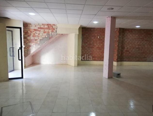 Foto ae3c2d19-215f-40e7-acf3-b24be3494b98. Local comercial a Centro Bormujos