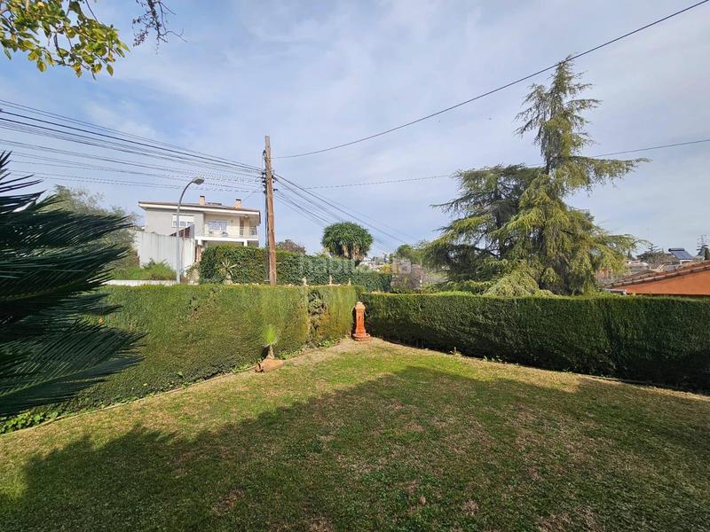 Foto 90ccdce8-4a51-41f3-b441-5960e75bc827. Chalet con riscaldamento parcheggio piscina in El Brillante -El Naranjo - El Tablero Córdoba