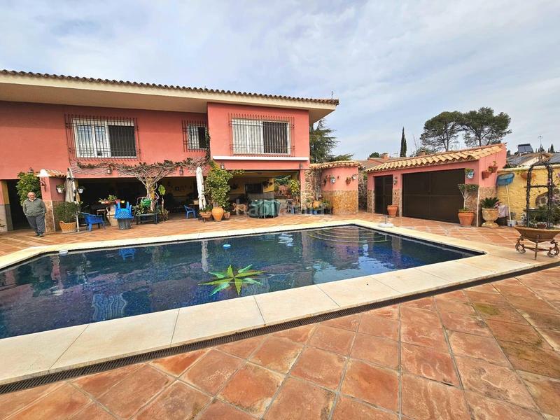 Foto a5c6dca9-fec9-4d37-bc54-d0a7197d16ea. Chalet con riscaldamento parcheggio piscina in El Brillante -El Naranjo - El Tablero Córdoba