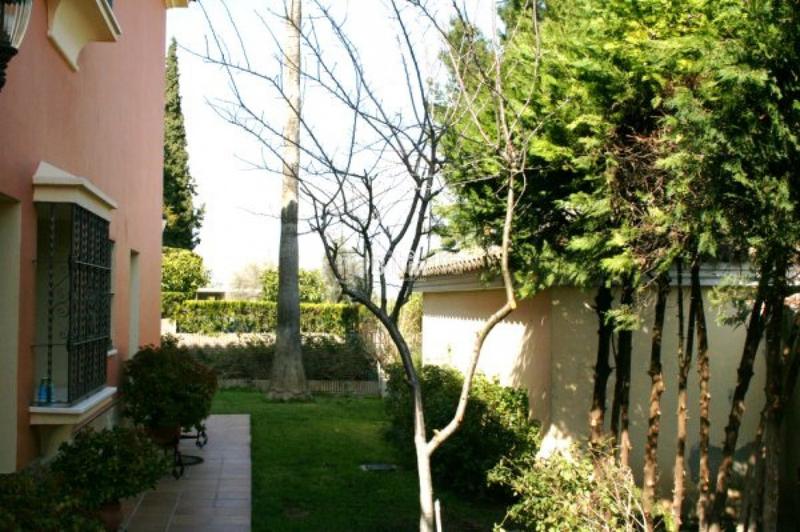 Foto ac5103cd-e0a6-429e-ab39-3622a9763c33. Chalet gran chalet de lujo en colina blanca en Camas