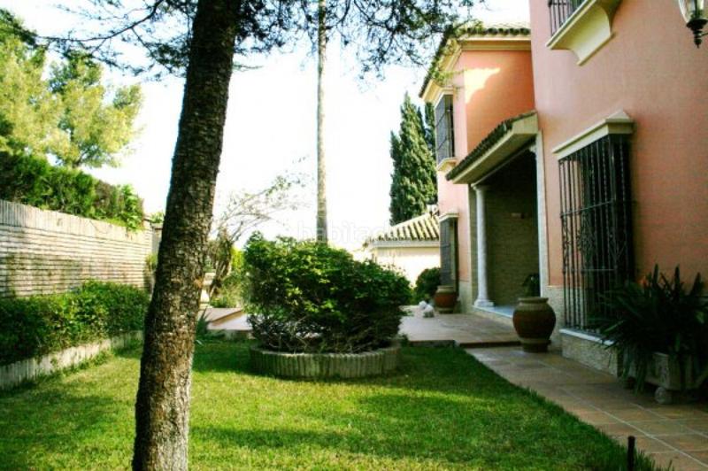 Foto b75776dd-ac10-4c75-87e5-fbd1cee8929e. Chalet gran chalet de lujo en colina blanca en Camas