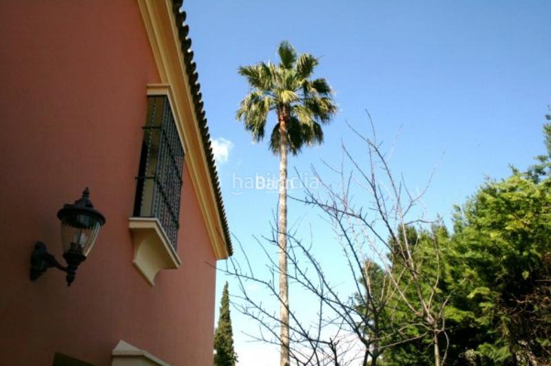 Foto e1eacb38-eb2b-4383-b7b4-b6fdd25dfd1d. Chalet gran chalet de lujo en colina blanca en Camas