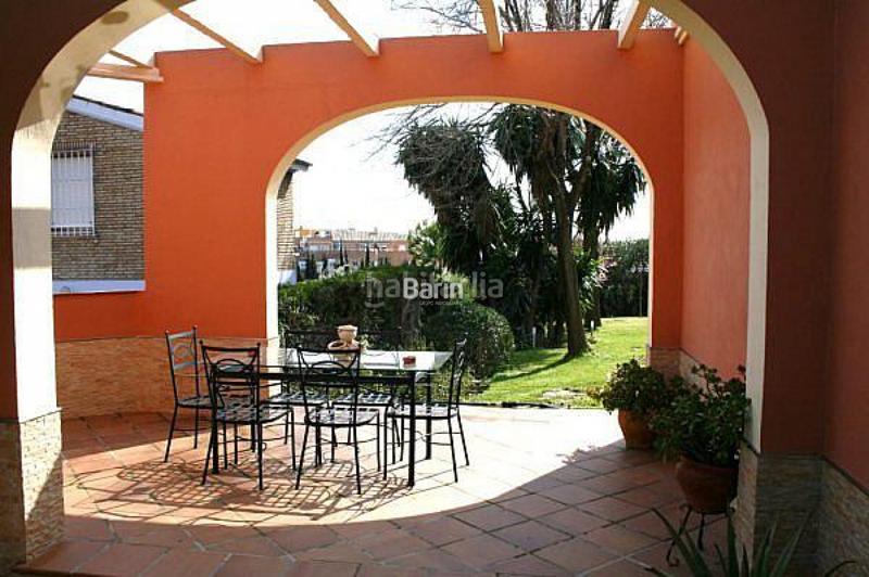 Foto e2a3f588-7c40-4e81-8663-9088a9a001fa. Chalet gran chalet de lujo en colina blanca en Camas