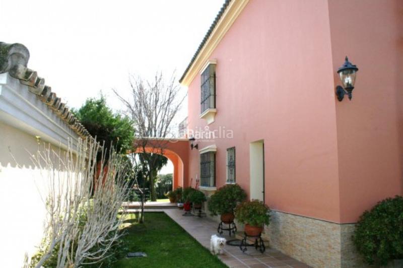 Foto fa228e18-ec30-4c34-ae2d-74cf66f7436b. Chalet gran chalet de lujo en colina blanca en Camas