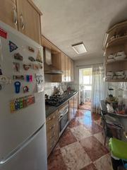 Pis a Santa Rosa - Valdeolleros. Amplio piso en santa rosatercera planta con ascensor y terraza