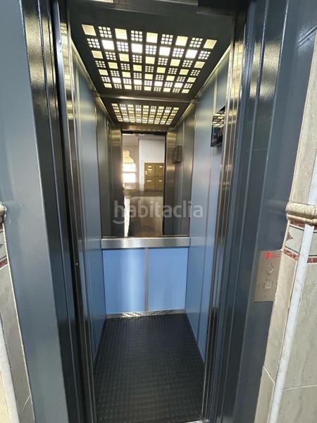 Foto da7238ff-18b8-4a02-b358-41e2971c1e3d. Piso amplio piso en santa rosatercera planta con ascensor y terraza en Córdoba