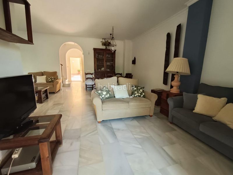 Foto 563d4786-9464-4ffb-9fa0-21d9ab4d7f3d. Casa adossada amb aparcament piscina a Puerto Banús Marbella