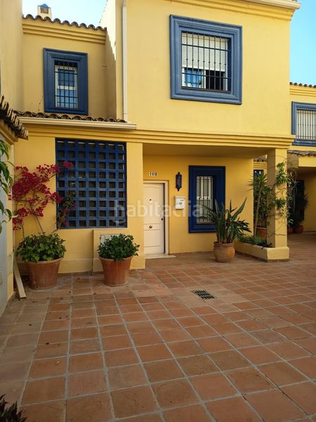 Foto 5f007cda-2b82-48b3-b12d-f9bc93cefe27. Casa adossada amb aparcament piscina a Puerto Banús Marbella