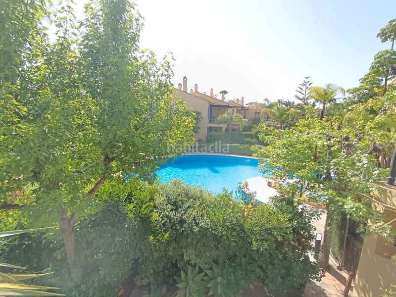 Foto 702bb947-a48f-4844-8dfd-09e4ddb7d33c. Casa adossada amb aparcament piscina a Puerto Banús Marbella