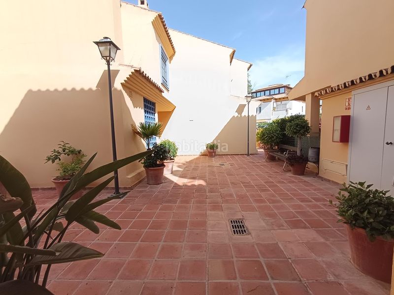 Foto 8c972976-b374-4584-b32a-ccaa5f102103. Casa adossada amb aparcament piscina a Puerto Banús Marbella