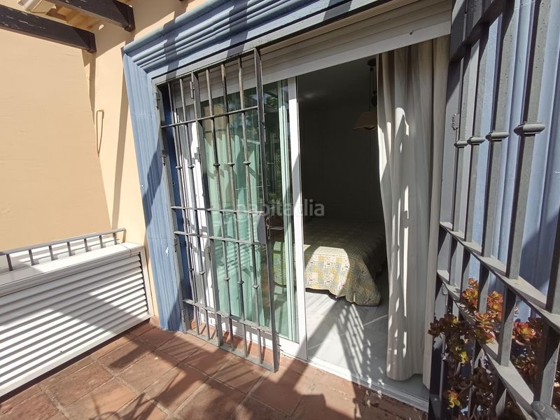 Foto a2ebc747-4d7a-419f-9abf-151f5bcac83f. Casa adossada amb aparcament piscina a Puerto Banús Marbella