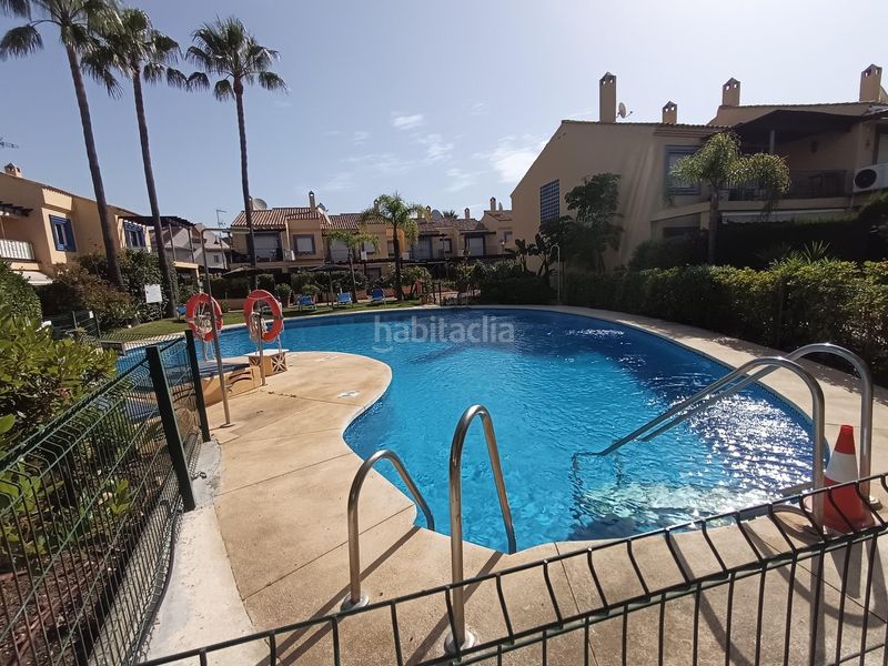 Foto aa527b5f-1354-43ed-a24c-3ad94bb3b489. Casa adossada amb aparcament piscina a Puerto Banús Marbella