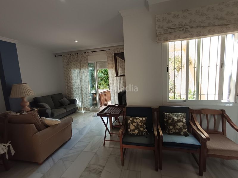 Foto b16763ce-a9ab-4e3e-bc3b-fc27ecfad94c. Casa adossada amb aparcament piscina a Puerto Banús Marbella