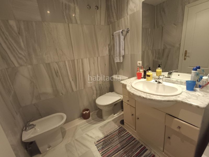Foto ca73dd26-80f4-48b4-b401-06decda74a79. Casa adossada amb aparcament piscina a Puerto Banús Marbella