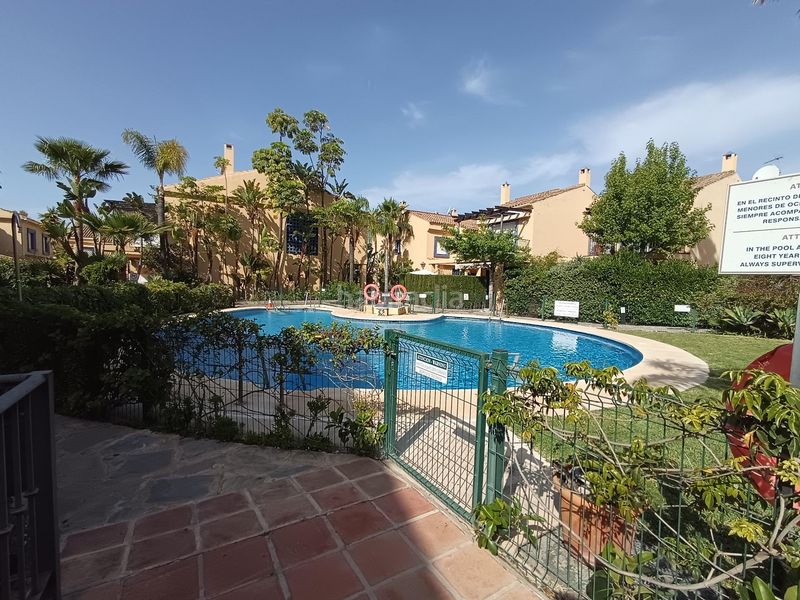 Foto e1a9a3f6-2db2-450c-803c-df4b19328d8b. Casa adossada amb aparcament piscina a Puerto Banús Marbella