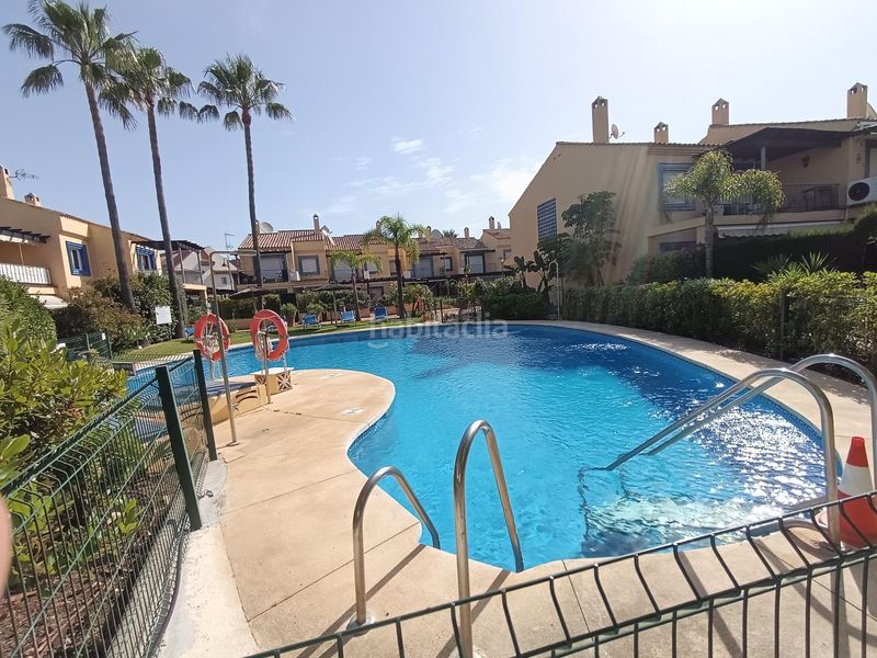 Foto e1eca588-f676-475c-b9e3-2d1458998a17. Casa adossada amb aparcament piscina a Puerto Banús Marbella