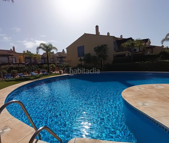 Foto e70ee148-f168-4212-bb35-85f5ec388c34. Casa adossada amb aparcament piscina a Puerto Banús Marbella