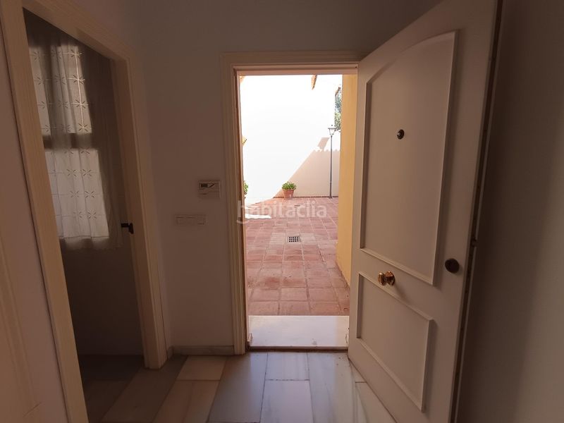 Foto ed3268ab-136a-46c0-ac9b-f97341a0d3f5. Casa adossada amb aparcament piscina a Puerto Banús Marbella