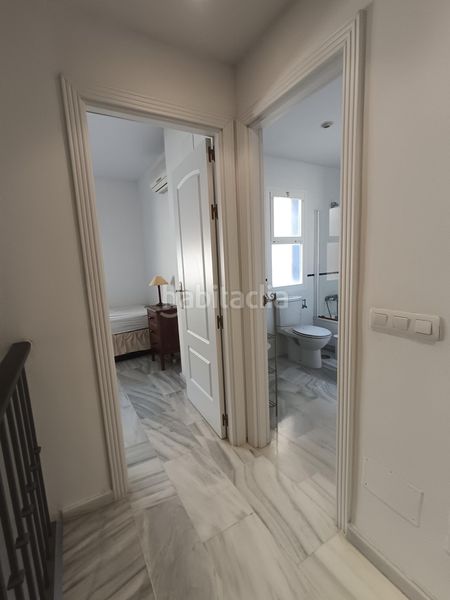 Foto f691b10a-e66a-4da9-8a00-0bdd969220ab. Casa adossada amb aparcament piscina a Puerto Banús Marbella