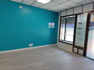 Lloguer Local Comercial a Santa Rosa - Valdeolleros. Local en asomadilla !!