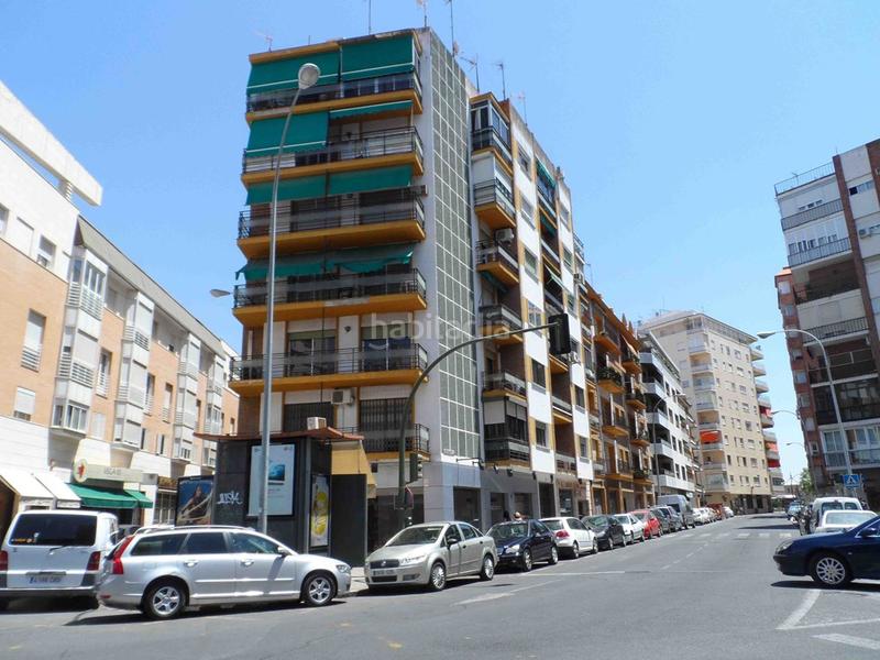 Foto b156e606-14d1-4dc0-bb01-9d7a780194b9. Affitto locale commerciale in calle génova 10 in Triana Casco Antiguo Sevilla