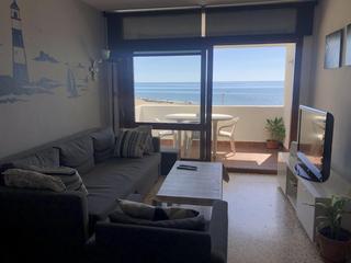 Miete Etagenwohnung in Torre de Benagalbón. Alquiler temporal con vistas al mar  primera línea de playa