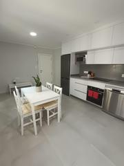 Location Appartement à Ciudad Jardín - Zoco. Oportunidad única! piso totalmente reformado junto a estación de
